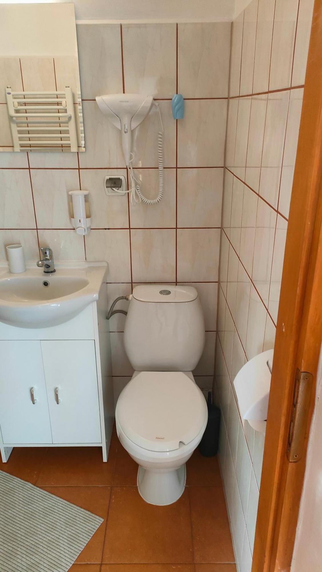 Pokoje Na Brzegu Lapsze Wyzne Exterior foto